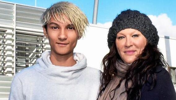 Weg aus München: Allegra Curtis und Sohn Rafael kurz vorm Umzug. Weg aus München: Allegra Curtis und Sohn Rafael kurz vorm Umzug.