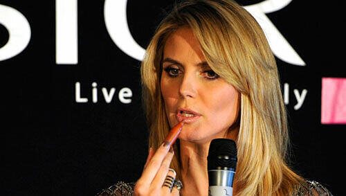 "Benutzt mal andere Farben", rät Heidi Klum. "Benutzt mal andere Farben", rät Heidi Klum.