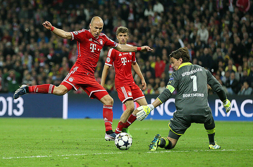 25.5.2013 &ndash; Champions-League-Finale, Dortmund-Bayern 1:2: Den größeren Seelenfrieden erlebt Robben nur drei Monate später, als er im Endspiel der Königsklasse den 2:1-Siegtreffer wenige Minuten vor Schluss erzielt. Bayern ist Champions-League-Sieger, verewigt sich anschließend als Triple-Sieger. Noch heute singen die Bayern-Fans von der Wembley-Nacht.
