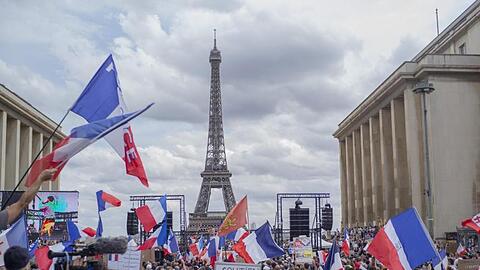 Demonstrierende vergangene Woche in Paris bei einem Protest gegen die Corona-Maßnahmen.