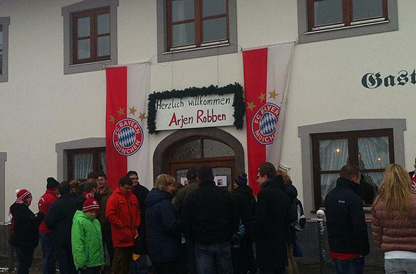 Der Bayern-Fanklub "Inntal Bullen Perach e.V." wartet gespannt auf Arjen-Robben.