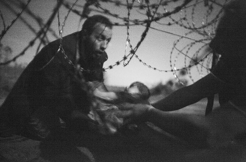 Das Foto "Hope for a New Life" ist zum World Press Photo 2015 gekürt worden.