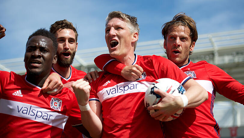 Bastian Schweinsteiger verzückt die Fans in Chicago. Bastian Schweinsteiger verzückt die Fans in Chicago.