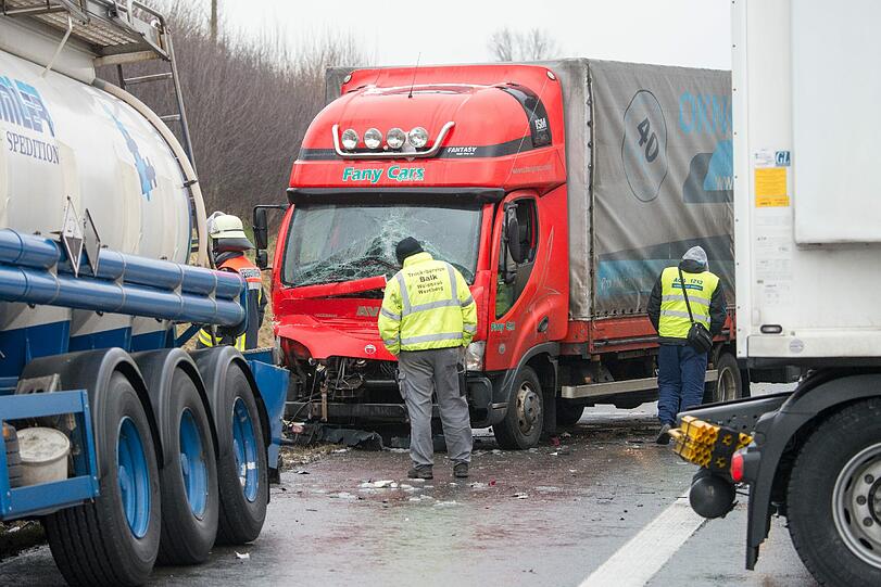 Lkw-Unfall auf der A93: Die Bilder...