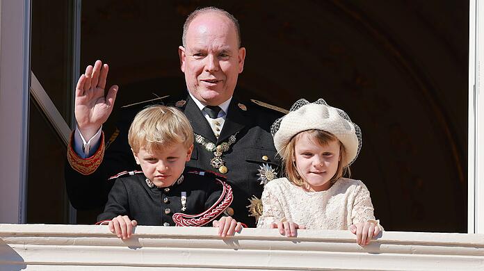 Fürst Albert mit seinen Kinder Jacques und Gabriella.