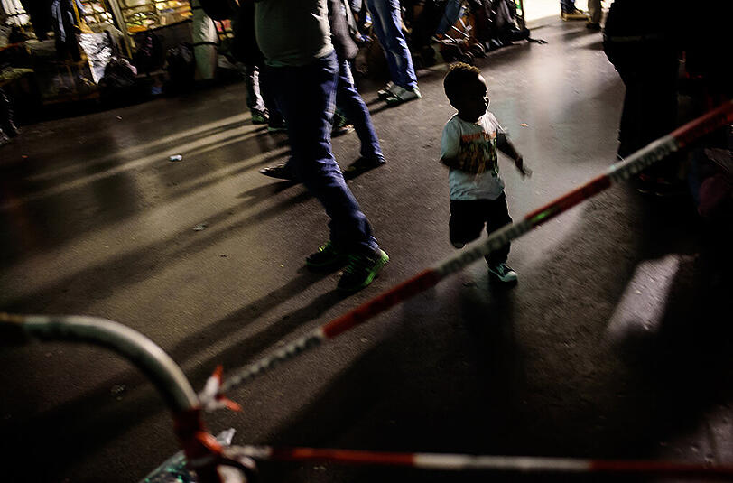 Bereits in den frühen Morgenstunden haben die ersten Flüchtlinge den Hauptbahnhof erreicht