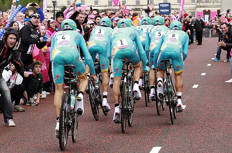 Das Astana Pro Team steht nach zwei Dopingfällen in der Kritik.