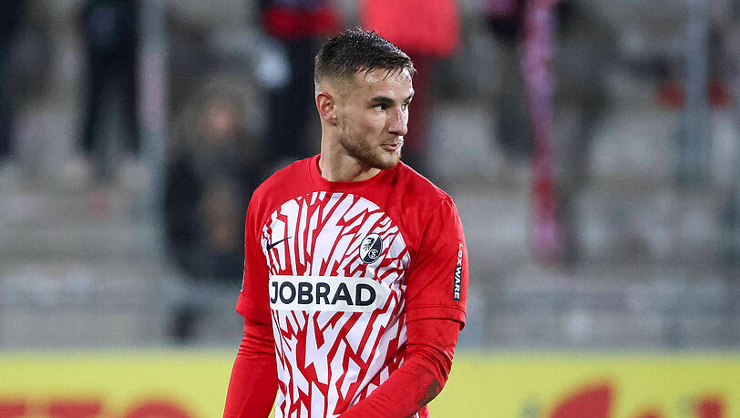 Bekannter Spieler, ungewohnte Farben: Die Löwen treffen in Freiburg auf ihre eigene Leihgabe Niklas Lang. Bekannter Spieler, ungewohnte Farben: Die Löwen treffen in Freiburg auf ihre eigene Leihgabe Niklas Lang.