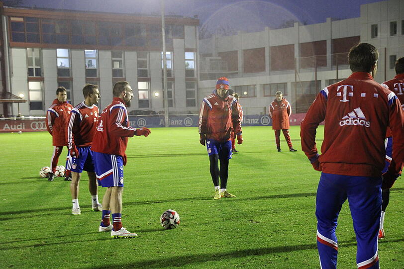 Vorbereitungen für die Rückrunde: Der FC Bayern startet ins Training. Die AZ war dabei. Die Bilder...