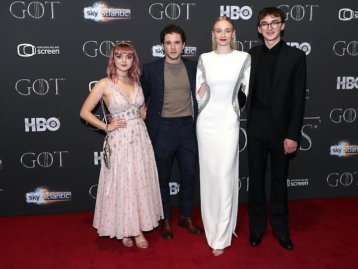 Maisie Williams (l-r), Kit Harington, Sophie Turner und Isaac Hempstead Wright bei der Premiere der achten Staffel von "Game of Thrones" in Belfast.