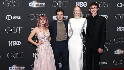 Maisie Williams (l-r), Kit Harington, Sophie Turner und Isaac Hempstead Wright bei der Premiere der achten Staffel von "Game of Thrones" in Belfast.