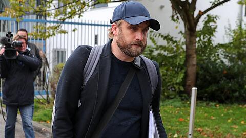 5. November 2019: Daniel Bierofka verlässt die Geschäftsstelle des TSV 1860 München. Das Ende seiner Trainerkarriere bei den Löwen.