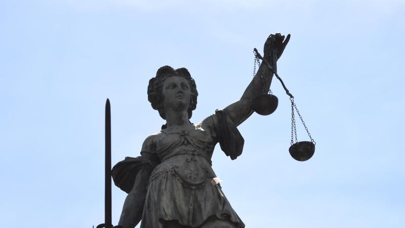 Eine Bronzestatue der römischen Göttin der Gerechtigkeit, Justitia. Foto: Arne Dedert/dpa/Archivbild Eine Bronzestatue der römischen Göttin der Gerechtigkeit, Justitia. Foto: Arne Dedert/dpa/Archivbild