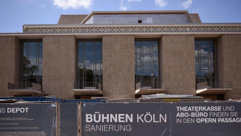 Oper und Schauspielhaus in Köln. Die Wiedereröffnung war für November 2015 vorgesehen. Weniger als vier Monate vorher wurde sie abgesagt. Oper und Schauspielhaus in Köln. Die Wiedereröffnung war für November 2015 vorgesehen. Weniger als vier Monate vorher wurde sie abgesagt.