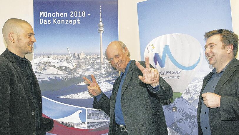 „Die konsequente Fortführung meines Lebensweges“: Willy Bogner (M. ), hier mit den AZ-Redakteuren Florian Kinast und Gunnar Jans (r.). „Die konsequente Fortführung meines Lebensweges“: Willy Bogner (M. ), hier mit den AZ-Redakteuren Florian Kinast und Gunnar Jans (r.).