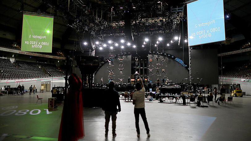 In wenigen Tagen beginnt mit gigantischem Aufwand ihre neue Tour: Und Helene Fischer probt mit eiserner Disziplin.
