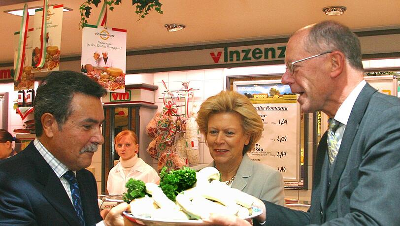 Evi Brandl (Mitte), hier 2010 bei einem Termin mit dem damaligen Landwirtschaftsminister der Emilia Romagna, Guido Tampieri und Reinhard Wieczorek. Evi Brandl (Mitte), hier 2010 bei einem Termin mit dem damaligen Landwirtschaftsminister der Emilia Romagna, Guido Tampieri und Reinhard Wieczorek.