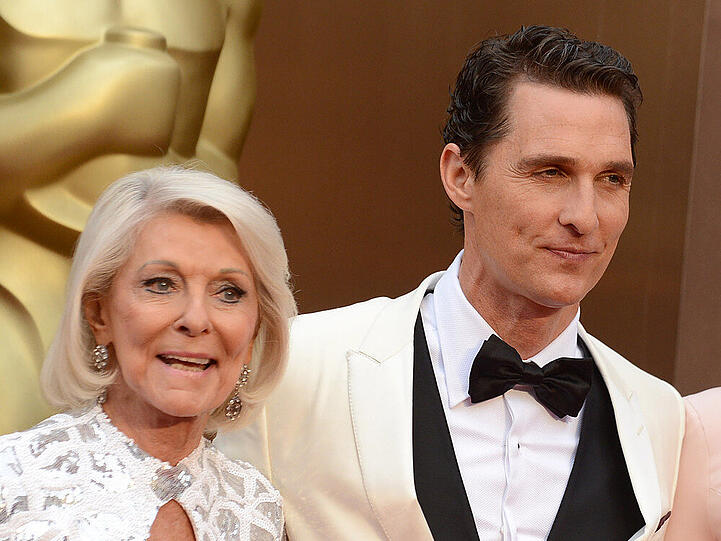 Matthew McConaughey mit seiner Mutter Kay McCabe bei der Oscar-Verleihung