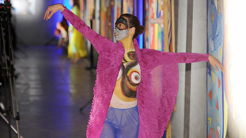 Die Models waren mit ihrem Bodypainting selbt Teil der Performance.