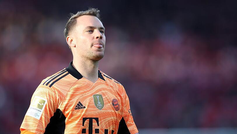 Manuel Neuer, der Platzhirsch im Tor des FC Bayern, will verlängern, damit wäre der Weg für seinen designierten Nachfolger Alexander Nübel langfristig versperrt. Manuel Neuer, der Platzhirsch im Tor des FC Bayern, will verlängern, damit wäre der Weg für seinen designierten Nachfolger Alexander Nübel langfristig versperrt.