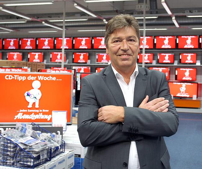 Zufrieden mit dem XXL-Umbau: Saturn-Geschäftsführer Hubert Herrmann in der Filiale im OEZ.