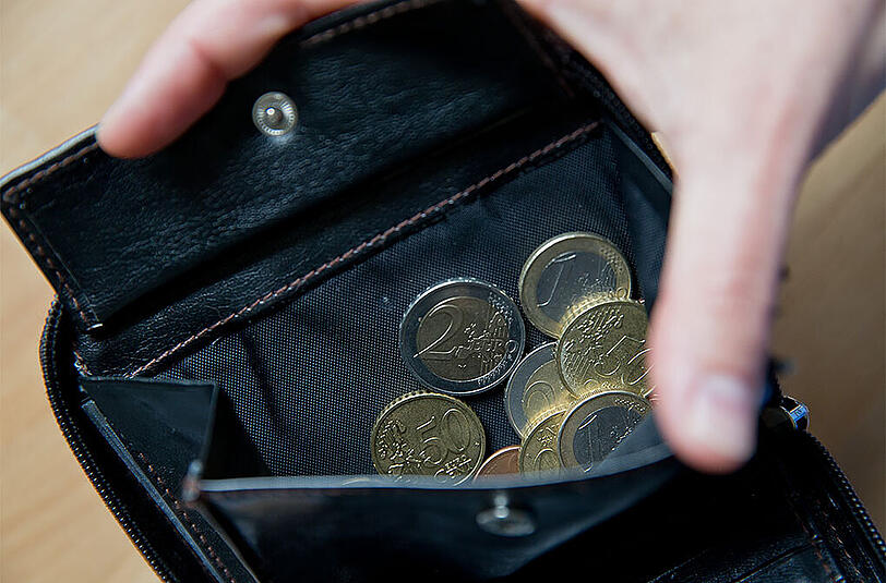 Dank der mickrigen Teuerung haben viele Arbeitnehmer mehr Geld im Portemonnaie.