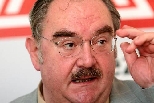 Bayerns IG-Metall-Chef Werner Neugebauer verteidigt die Acht-Prozent-Forderung