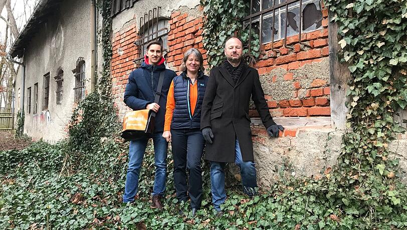 Die ÖDP-Stadträte Johann Sauerer (r.), Sonja Haider und Mitstreiter Luis Fuchs – sie machen der Stadt jetzt Druck, schnell anzukaufen. Die ÖDP-Stadträte Johann Sauerer (r.), Sonja Haider und Mitstreiter Luis Fuchs – sie machen der Stadt jetzt Druck, schnell anzukaufen.