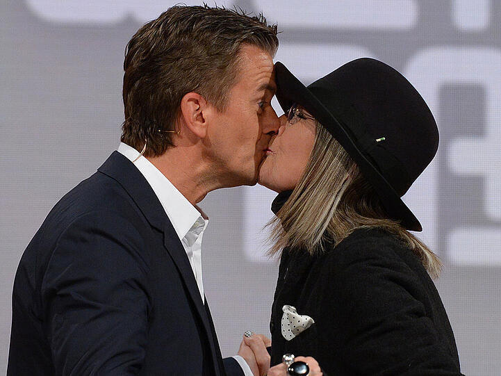 Highlight bei "Wetten, dass..?": Diane Keaton küsst Markus Lanz