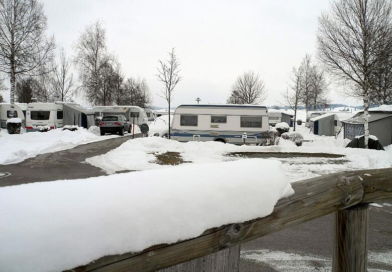 Ein Campingplatz in Brunnen im Schwangau (Bayern). Winter-Campen ist nicht jedermanns Sache.