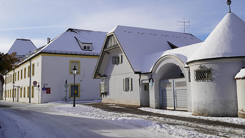 Das frühere "Institut für Genetik" (links im Bild) soll für Biotopia abgerissen werden. Das frühere "Institut für Genetik" (links im Bild) soll für Biotopia abgerissen werden.