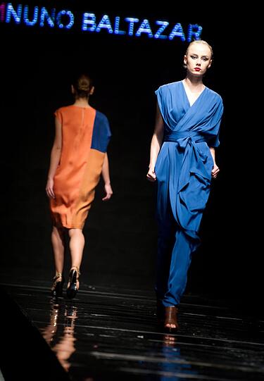 Ist das der neue Nackt-Trend? Bei der Fashion Week in Polen präsentieren Models transparente Mode - sehen Sie hier die besten Bilder.