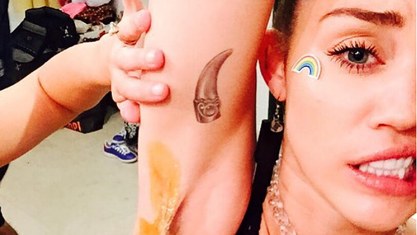 Miley Cyrus beim Waxing Miley Cyrus beim Waxing