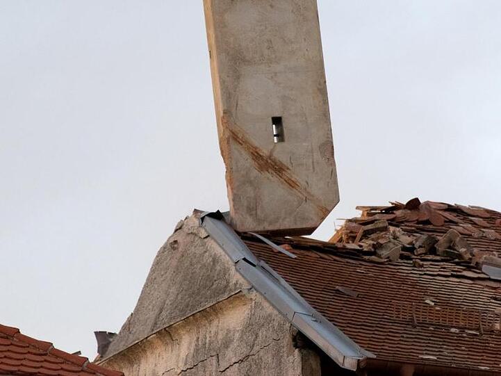 Schäden an einem denkmalgeschützten und einsturzgefährdeten Haus. Foto: Jeremy Ritzer