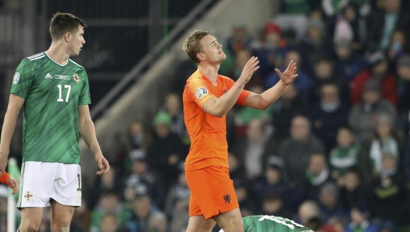 Der Niederländer Matthijs de Ligt (M) aus den Niederlanden hadert mit einer vergebenen Chance.