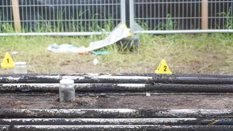 Verbrannte Starkstromkabel in der Nähe der Tesla-Baustelle.