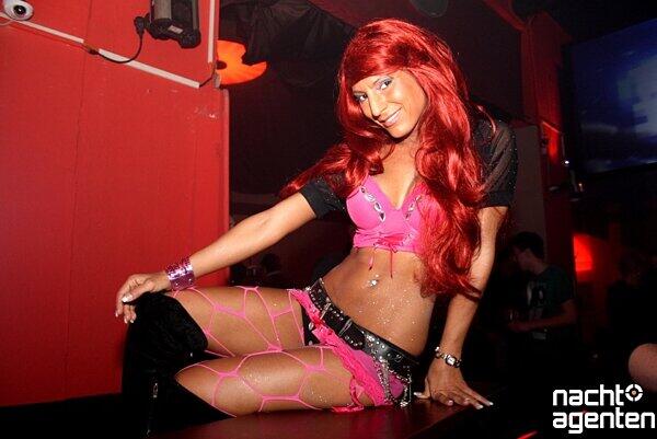 Lap-Dance und sehr viel nackte Haut. Bei der "Party Pornös in der Nachtgalerie ging?s am Mittwoch heiß her! Mehr Bilder unter: www.nachtagenten.de