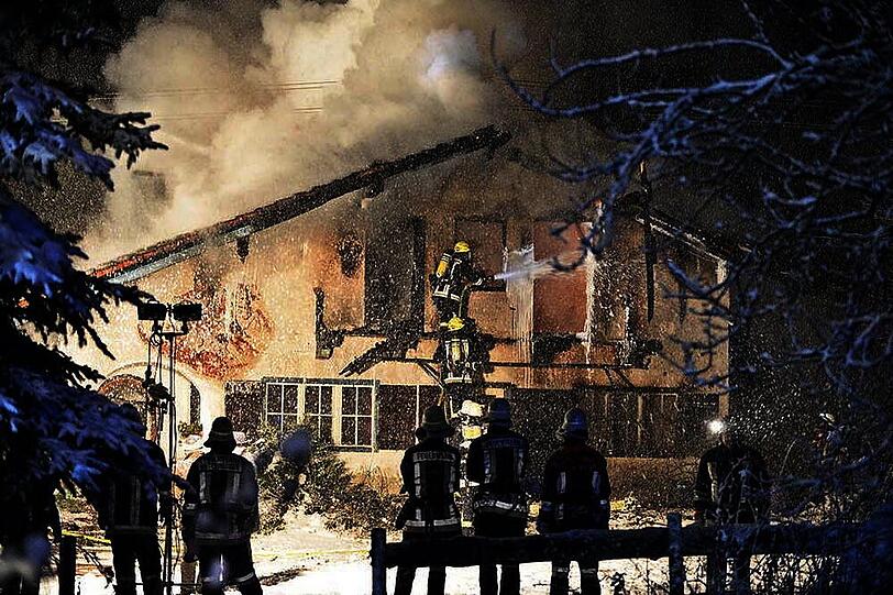 Wohnhausbrand in Unterwössen: Die Bilder vom Einsatz