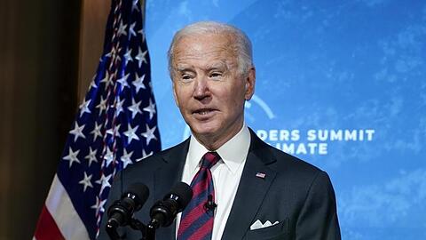 US-Präsident Joe Biden spricht beim virtuellen Klima-Gipfel, zu dem er zahlreiche Staats- und Regierungschefs eingeladen hat, im East Room des Weißen Hauses.