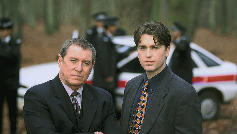 "Inspector Barnaby: Treu bis in den Tod": Barnaby (John Nettles, l.) und Troy (Daniel Casey) am Tatort "Inspector Barnaby: Treu bis in den Tod": Barnaby (John Nettles, l.) und Troy (Daniel Casey) am Tatort