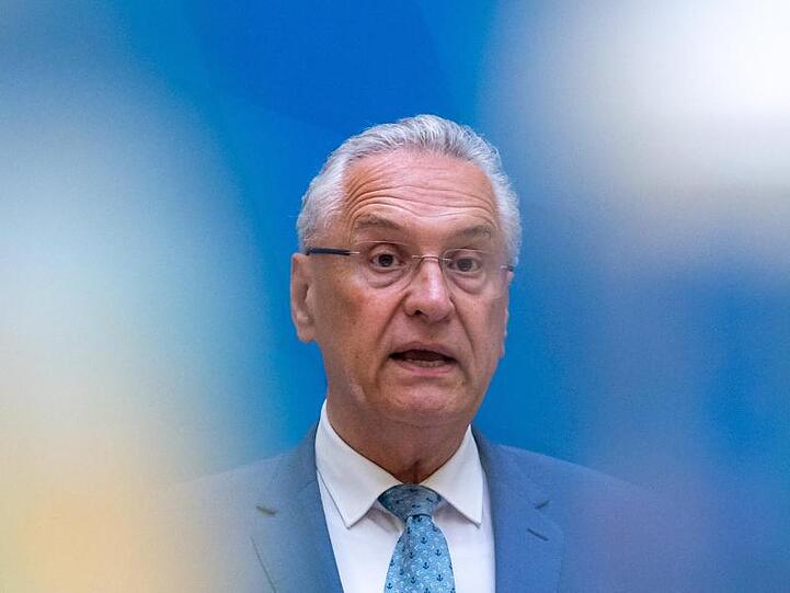 Joachim Herrmann (CSU), Innenminister von Bayern. Foto: Peter Kneffel/dpa/Archivbild