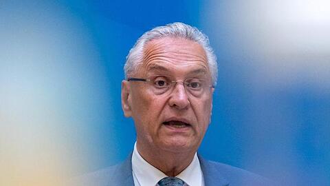 Joachim Herrmann (CSU), Innenminister von Bayern. Foto: Peter Kneffel/dpa/Archivbild