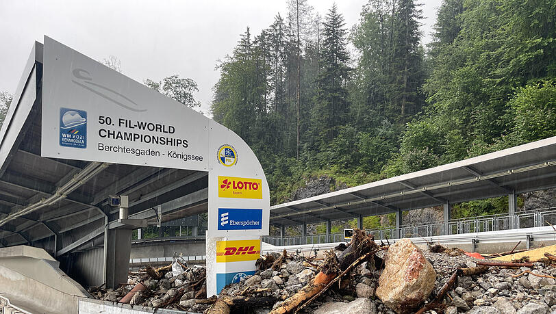 Von Geröllmassen überrollt: die Bahn am Königssee. Von Geröllmassen überrollt: die Bahn am Königssee.