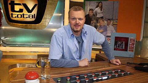 Bis 2015 präsentierte Stefan Raab sein Erfolgsformat "TV Total" und prägte damit die deutsche TV-Landschaft. Jetzt soll die beliebte Sendung ein Comeback feiern, diesmal allerdings ohne Raab als Moderator.
