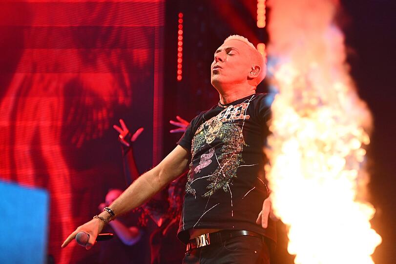 Die drei Jungs von Scooter zeigten auf der "Thirty, Rough and Dirty" Tour, dass ihr millionenfach verkaufter Party-Techno seit 30 Jahren zeitlos angesagt ist.