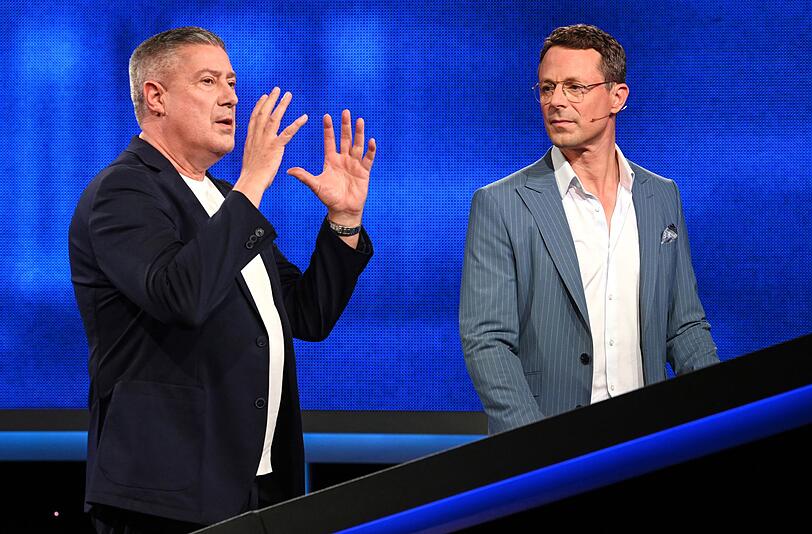 Alexander Bommes (rechts) staunt manchmal selbst, was Kandidaten wie Joachim Llambi alles wissen. Alexander Bommes (rechts) staunt manchmal selbst, was Kandidaten wie Joachim Llambi alles wissen.