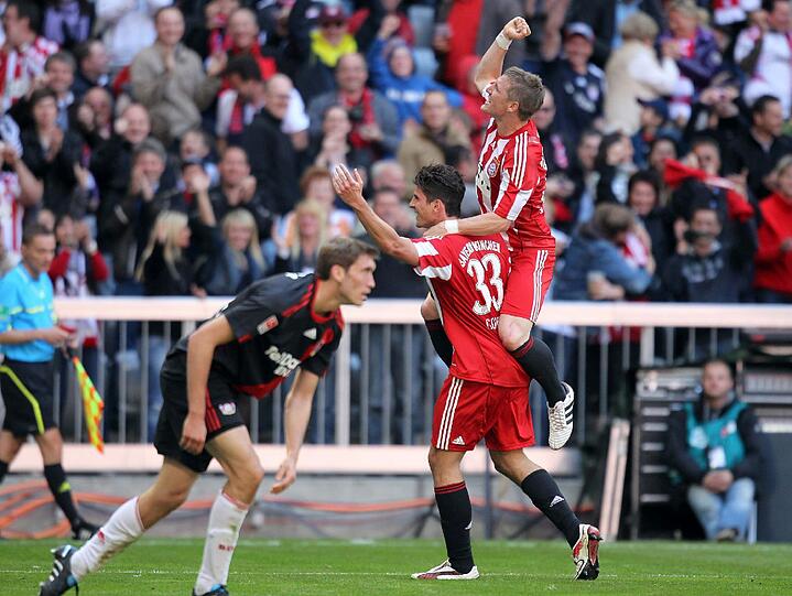 Der Jubel der Bayern beim Torfest gegen Leverkusen.