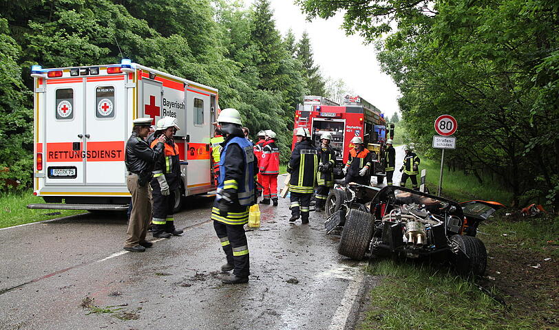 ... der Beifahrer starb noch an der Unfallstelle.