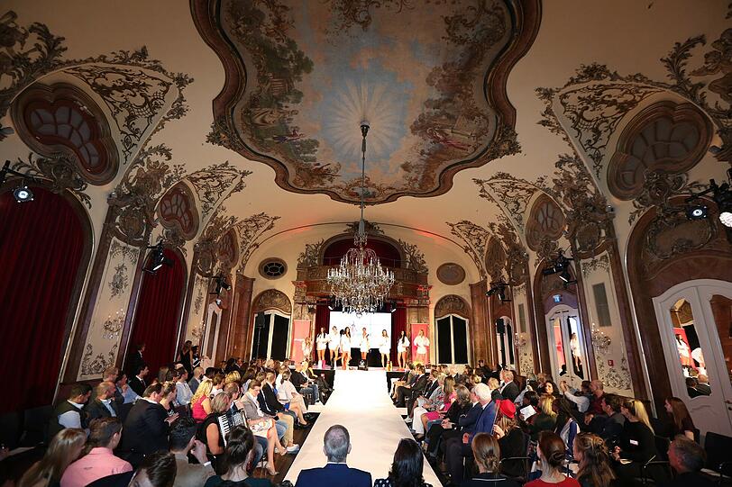 Glanzvoll und erhaben: Eine passendere Location für das Finale als den Silbersaal im Deutschen Theater kann die Abendzeitung nicht finden.