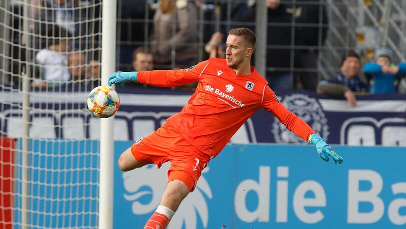 Marco Hiller läuft seit der U12 für den TSV 1860 auf. Marco Hiller läuft seit der U12 für den TSV 1860 auf.